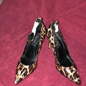 Brand New Women's pumps in Leopard w/ Ankle Strap